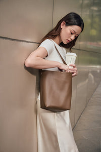 Hei Bucket Bag Leather Large - Taupe