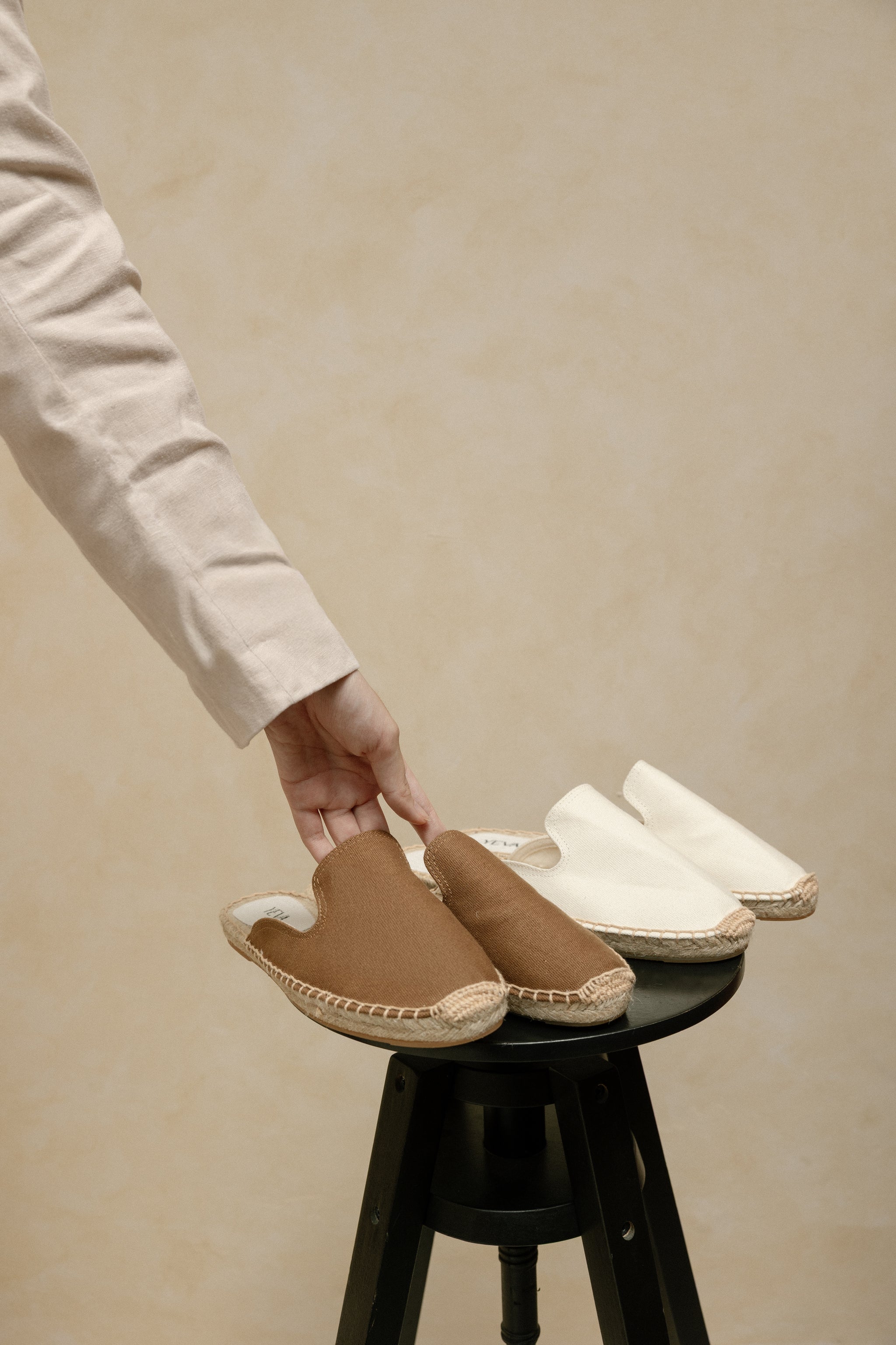 Canvas Mules Espadrilles - Brown